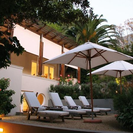 Four Rosmead Boutique Guesthouse Kaapstad Buitenkant foto