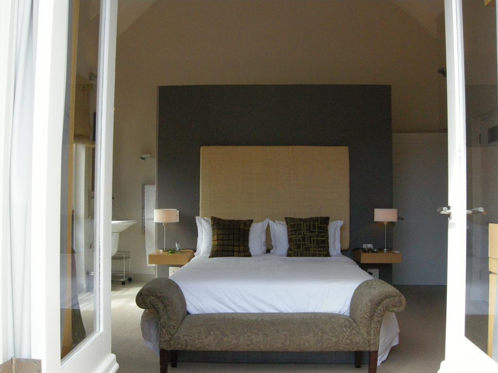 Four Rosmead Boutique Guesthouse Kaapstad Buitenkant foto