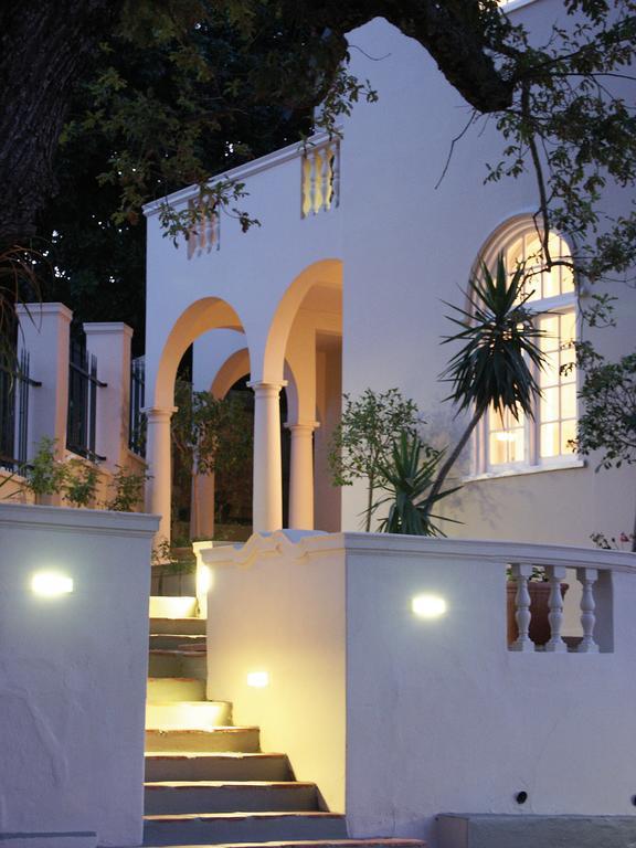 Four Rosmead Boutique Guesthouse Kaapstad Buitenkant foto